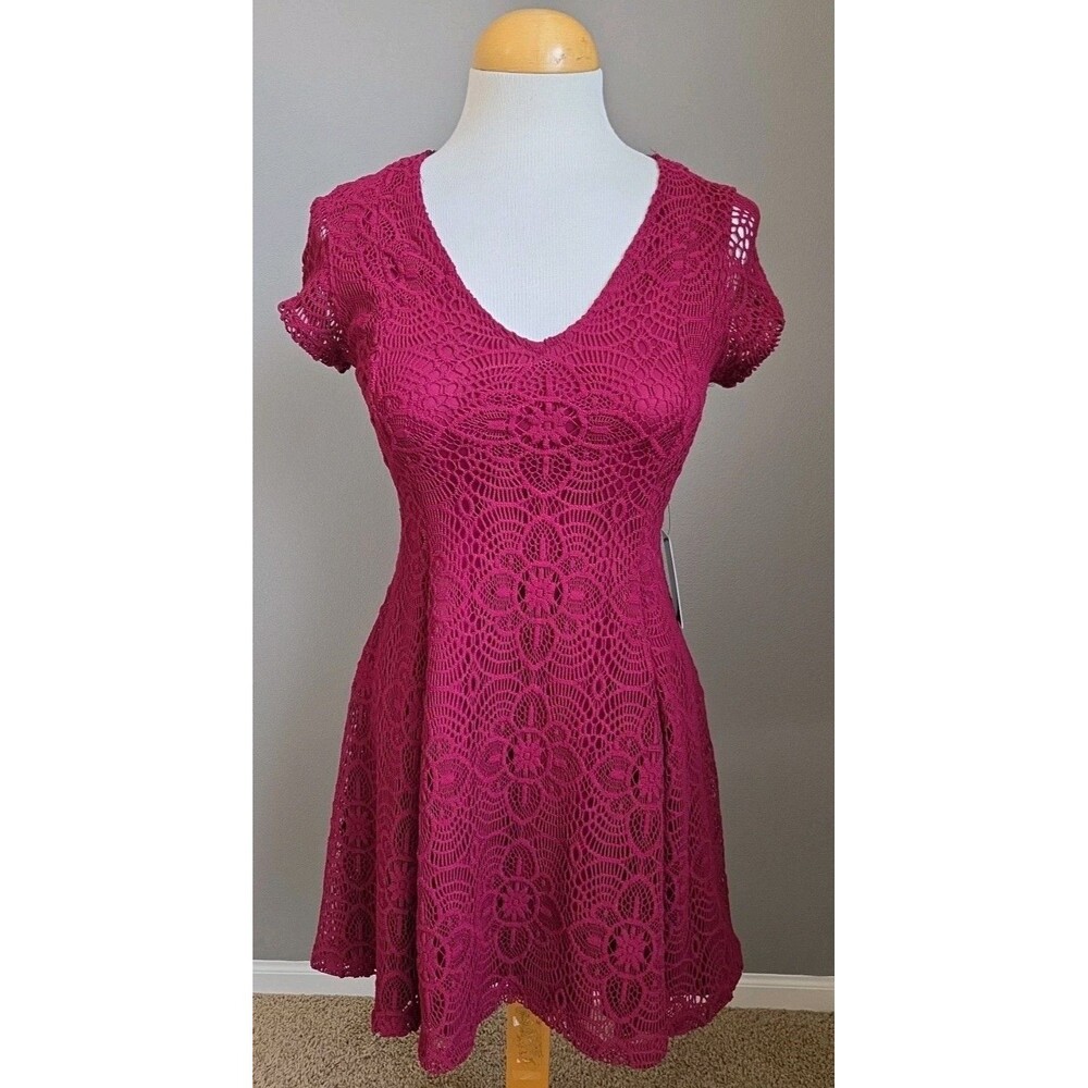 NWT - EXPRESS | Size XS | Burgundy Lace Dress Fit & Flare Short Sleeve Lined